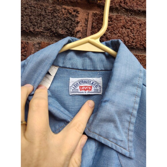 Vintage 70s LEVI'S Chambray Work Shirt button up Men's size Large Pearl Snap - Picture 5 of 11